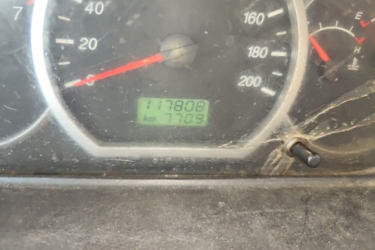 Used Wuling Hongguang 2010 1.2L Standard Version China IV Odometer Close Up