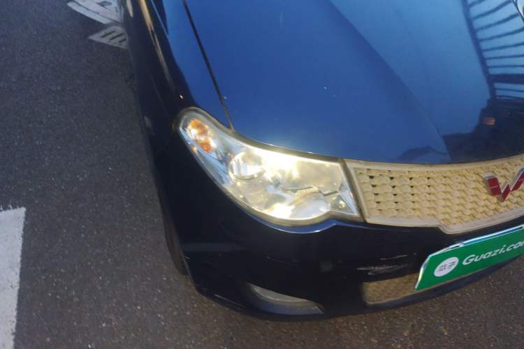 Used Wuling Hongguang 2010 1.2L Standard Version China IV Right Front Headlight