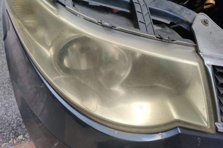 Used Wuling Hongguang 2010 1.2L Base Version China IV Standard Right Front Headlight
