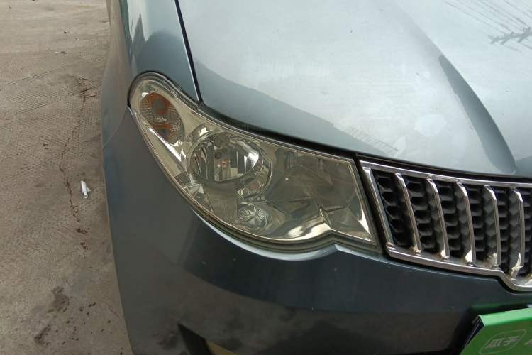 Used Wuling Hongguang 2010 1.4L Standard Version Right Front Headlight