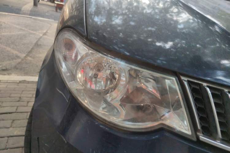Used Wuling Hongguang 2010 1.2L Comfort Edition China IV Right Front Headlight