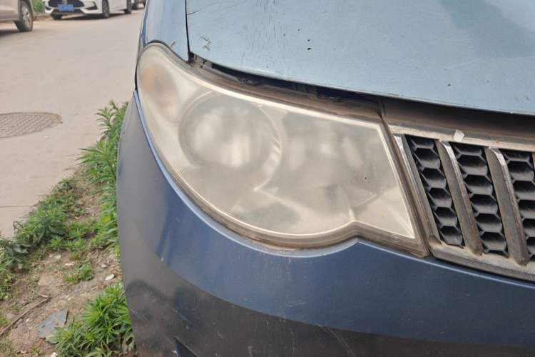 Used Wuling Hongguang 2010 1.2L Practical Version China IV Right Front Headlight