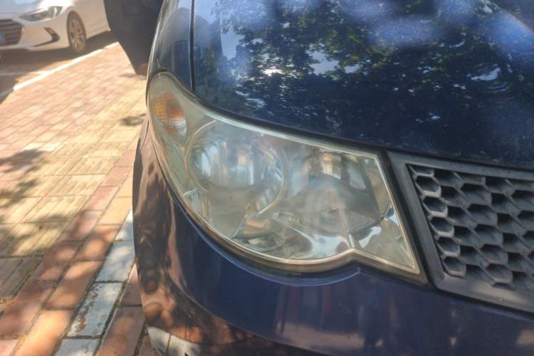 Used Wuling Hongguang 2010 1.2L Base Version China IV Standard Right Front Headlight