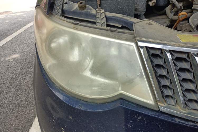 Used Wuling Hongguang 2010 1.2L Comfort Edition China IV Right Front Headlight