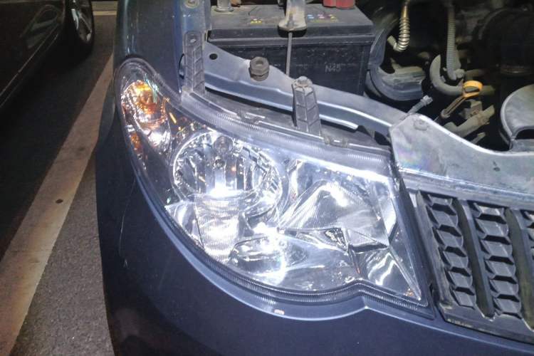 Used Wuling Hongguang 2010 1.2L Comfort Edition China IV Right Front Headlight