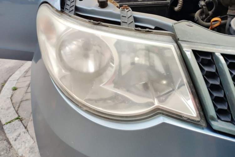 Used Wuling Hongguang 2010 1.2L Standard Version China IV Right Front Headlight