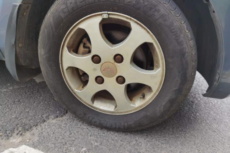 Used Wuling Hongguang 2010 1.4L Comfort Version Right Front Wheel Hub