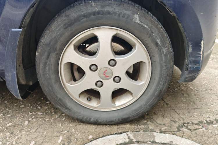 Used Wuling Hongguang 2010 1.4L Comfort Version Right Front Wheel Hub