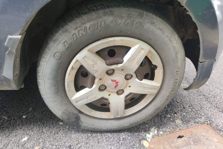 Used Wuling Hongguang 2010 1.2L Base Version China IV Standard Right Front Wheel Hub