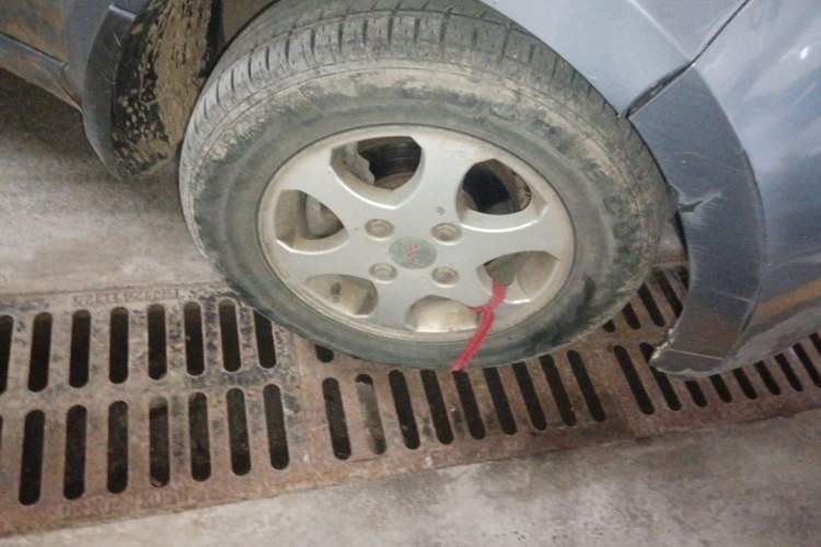 Used Wuling Hongguang 2010 1.4L Comfort Version Right Front Wheel Hub