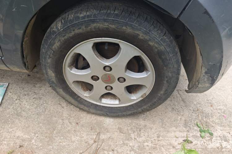Used Wuling Hongguang 2010 1.4L Comfort Version Right Front Wheel Hub