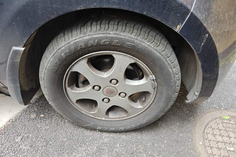 Used Wuling Hongguang 2010 1.4L Luxury Model Right Front Wheel Hub