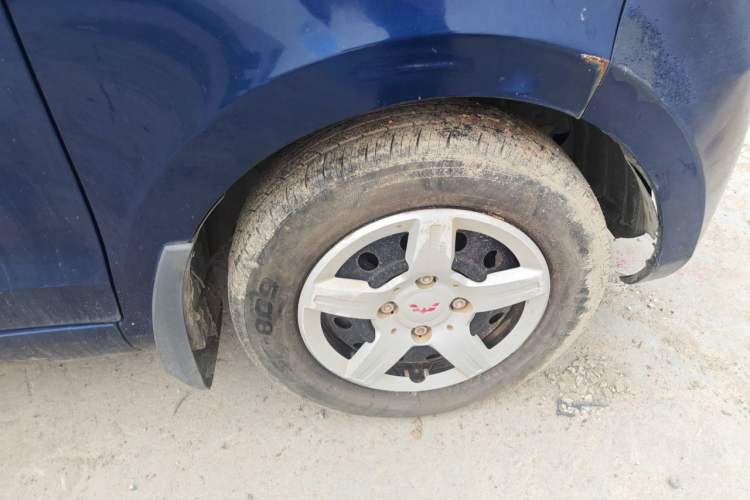 Used Wuling Hongguang 2010 1.2L Base Version China IV Standard Right Front Wheel Hub