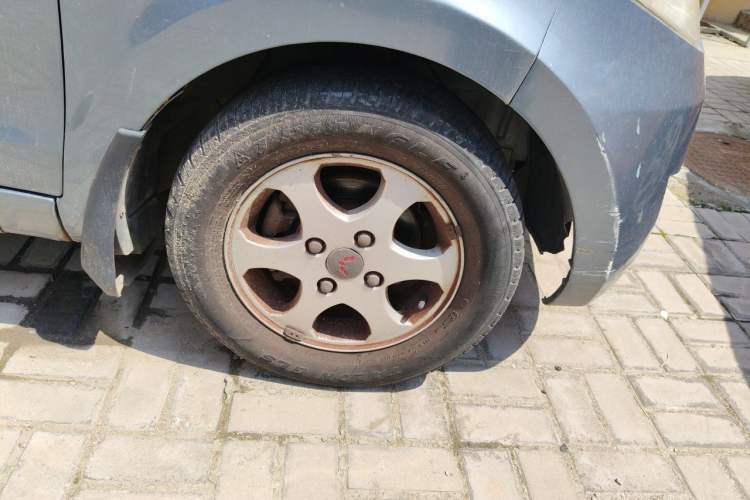 Used Wuling Hongguang 2010 1.4L Luxury Model Right Front Wheel Hub