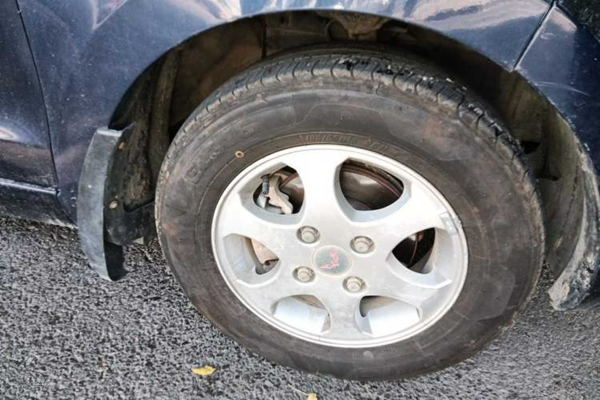 Used Wuling Hongguang 2010 1.4L Luxury Model Right Front Wheel Hub