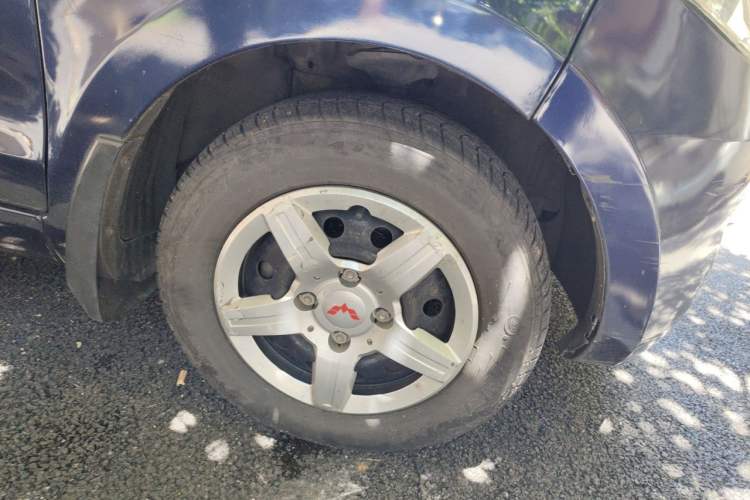 Used Wuling Hongguang 2010 1.4L Base Version Right Front Wheel Hub