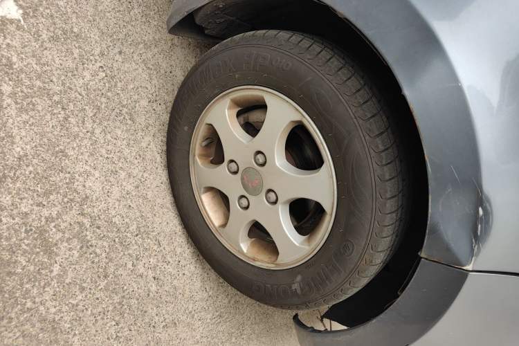 Used Wuling Hongguang 2010 1.4L Comfort Version Right Front Wheel Hub
