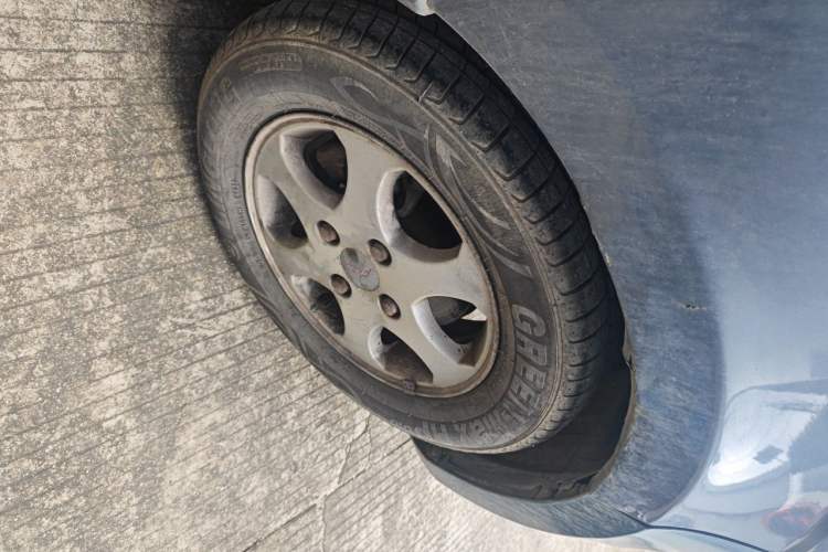 Used Wuling Hongguang 2010 1.4L Comfort Version Right Front Wheel Hub