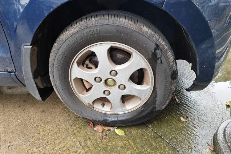 Used Wuling Hongguang 2010 1.4L Comfort Version Right Front Wheel Hub