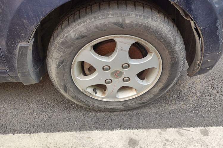 Used Wuling Hongguang 2010 1.2L Comfort Edition China IV Right Front Wheel Hub