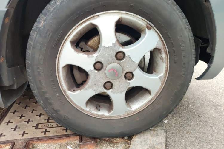 Used Wuling Hongguang 2010 1.2L Standard Version China IV Right Front Wheel Hub