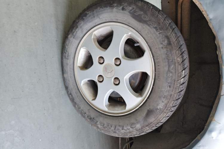 Used Wuling Hongguang 2010 1.2L Base Version China IV Standard Right Rear Wheel Hub