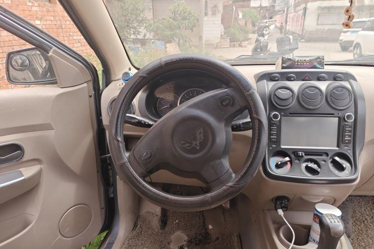 Used Wuling Hongguang 2010 1.2L Practical Version China IV Steering Wheel