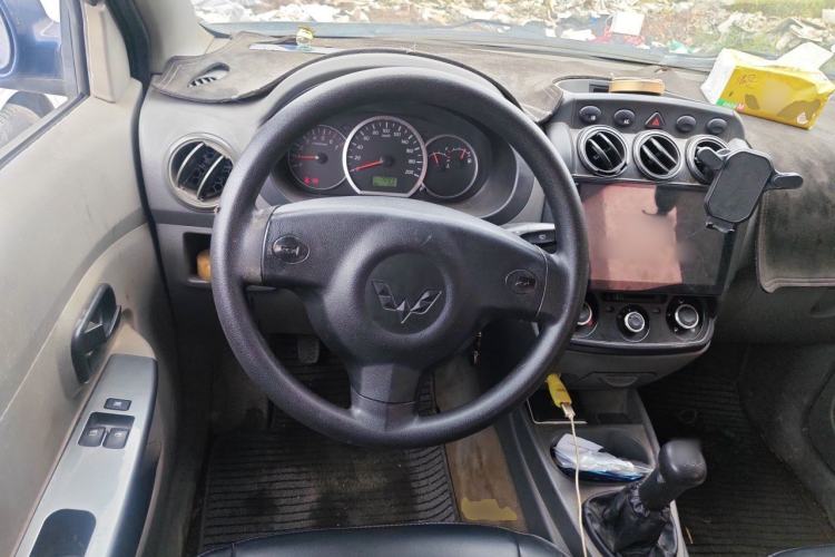 Used Wuling Hongguang 2010 1.2L Base Version China IV Standard Steering Wheel
