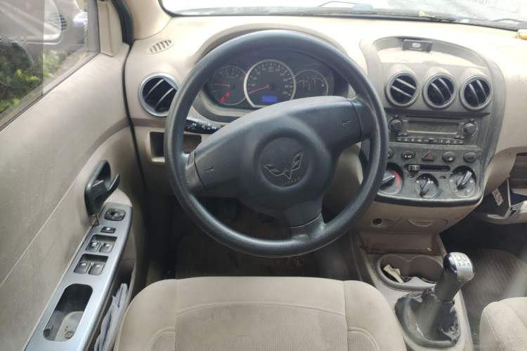 Used Wuling Hongguang 2010 1.2L Comfort Edition China IV Steering Wheel