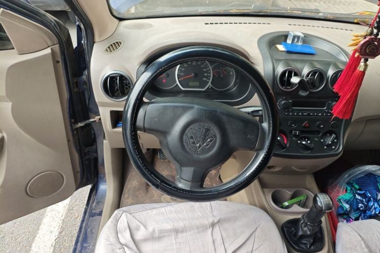 Used Wuling Hongguang 2010 1.2L Comfort Edition China IV Steering Wheel
