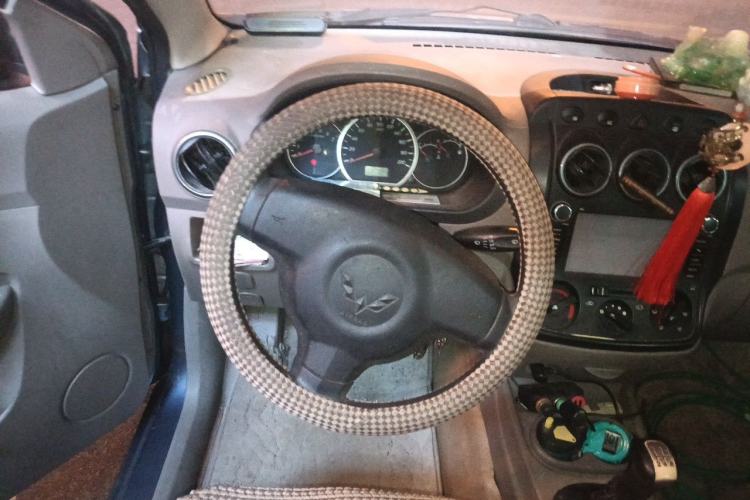 Used Wuling Hongguang 2010 1.2L Comfort Edition China IV Steering Wheel
