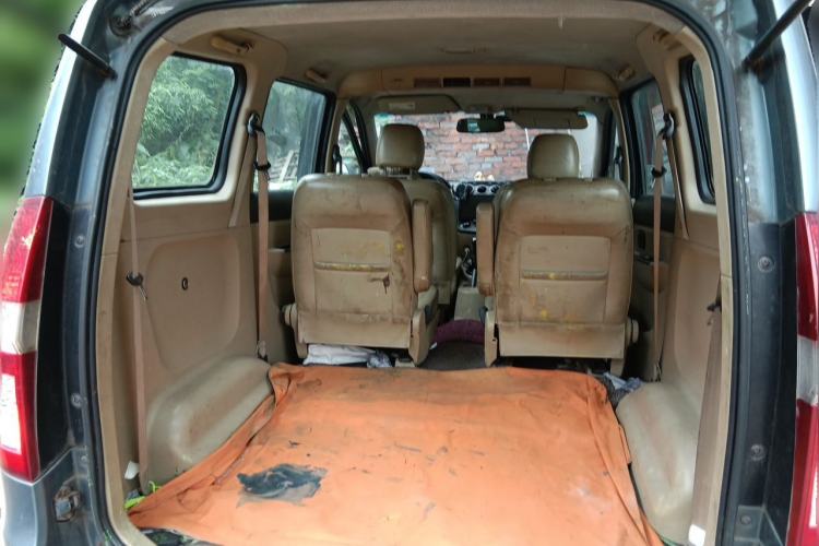 Used Wuling Hongguang 2010 1.4L Standard Version Trunk