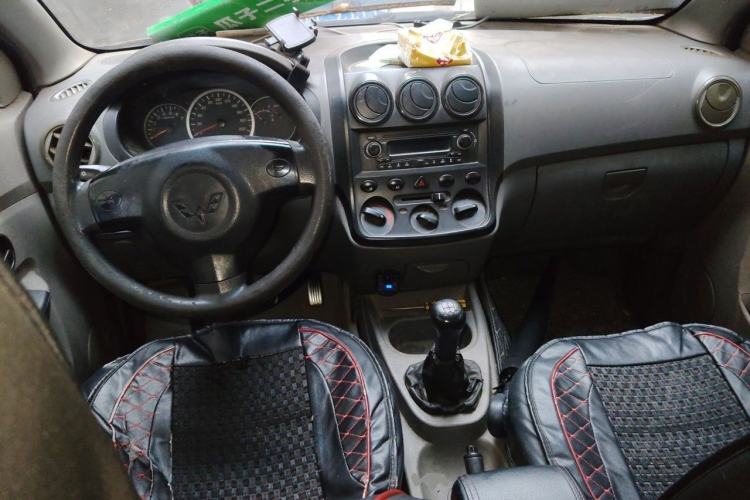 Used Wuling Hongguang 2010 1.2L Base Version China IV Standard Center Console
