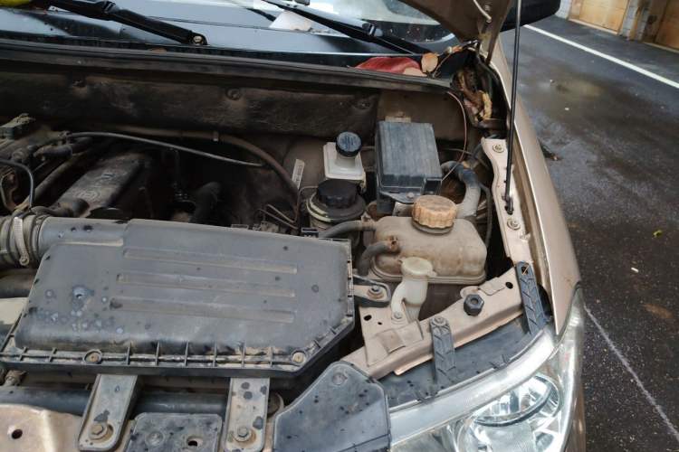 Used Wuling Hongguang 2010 1.2L Base Version China IV Standard Engine Bay Left