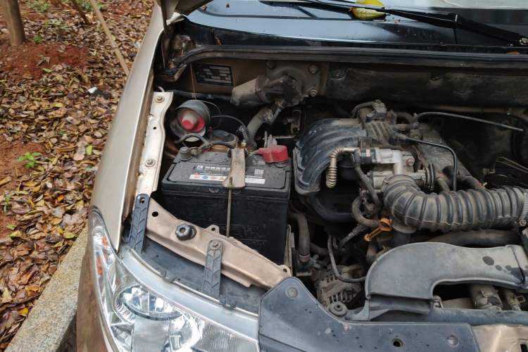Used Wuling Hongguang 2010 1.2L Base Version China IV Standard Engine Bay Right