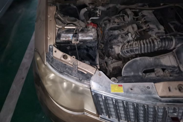 Used Wuling Hongguang 2010 1.4L Luxury Model Engine Bay Right