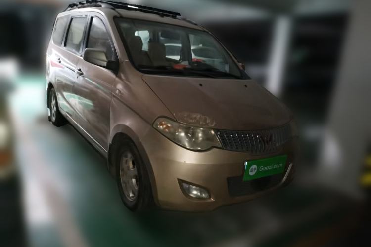 Used Wuling Hongguang 2010 1.4L Luxury Model Front Right 45 Deg