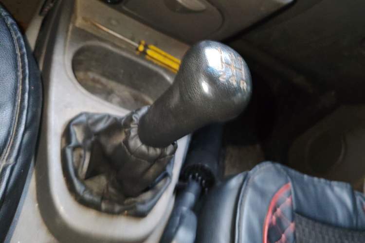 Used Wuling Hongguang 2010 1.2L Base Version China IV Standard Gear Lever