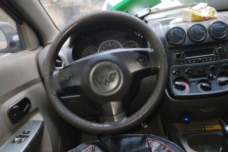 Used Wuling Hongguang 2010 1.2L Base Version China IV Standard Steering Wheel