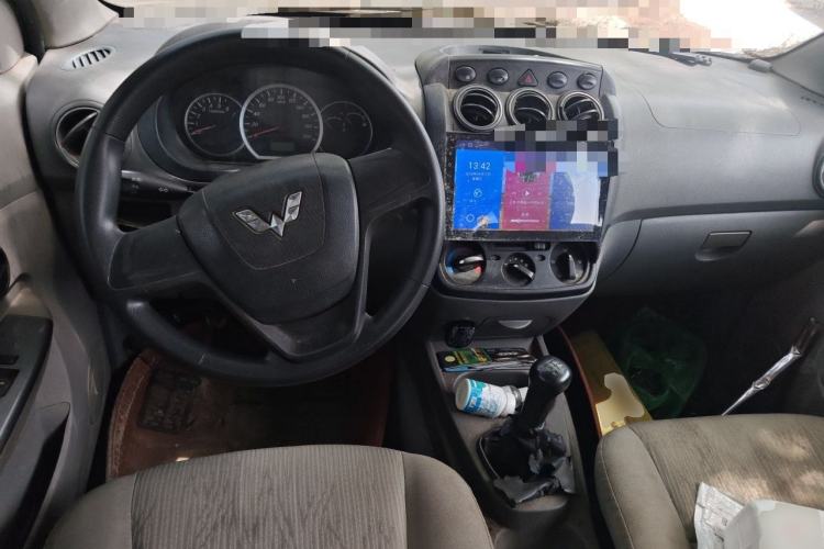 Used Wuling Hongguang 2010 1.2L Base Version China IV Standard Center Console