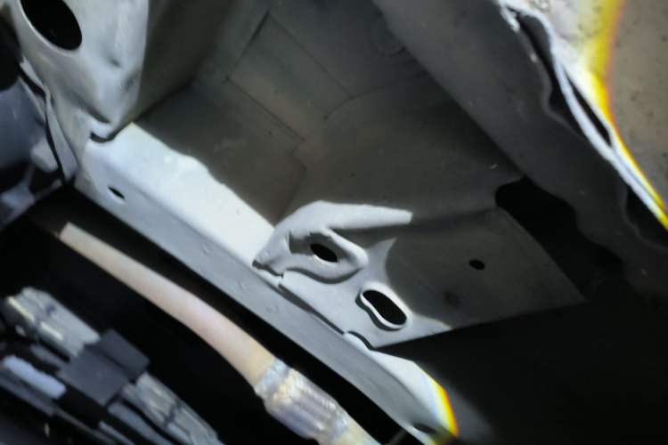 Used Wuling Hongguang 2010 1.4L Standard Version Chassis Front Left