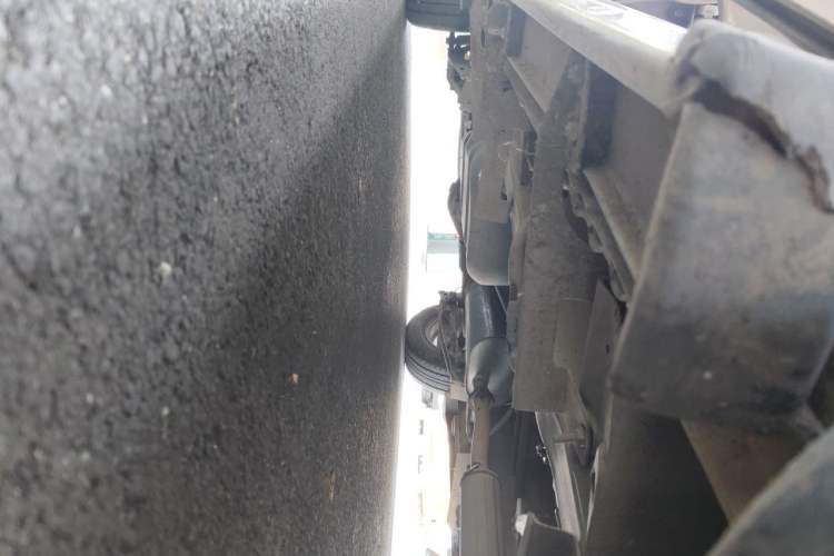 Used Wuling Hongguang 2010 1.4L Luxury Model Chassis Front Right