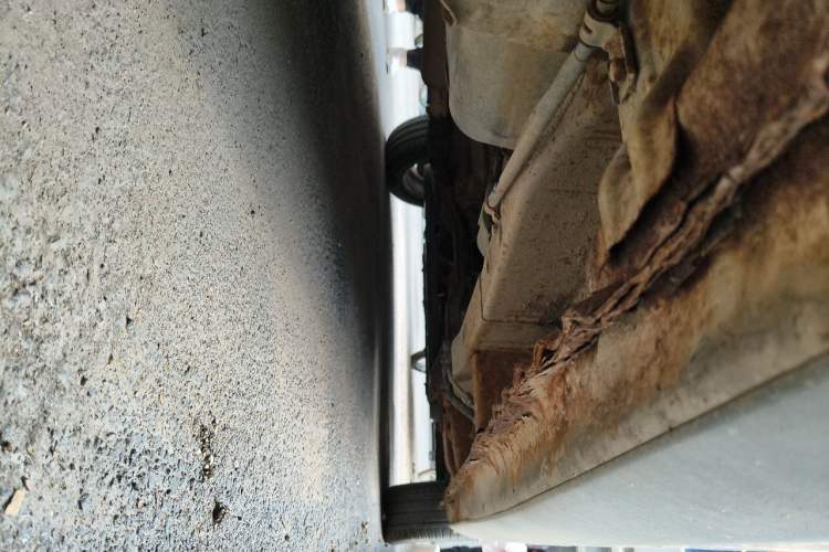 Used Wuling Hongguang 2010 1.4L Standard Version Chassis Rear Right