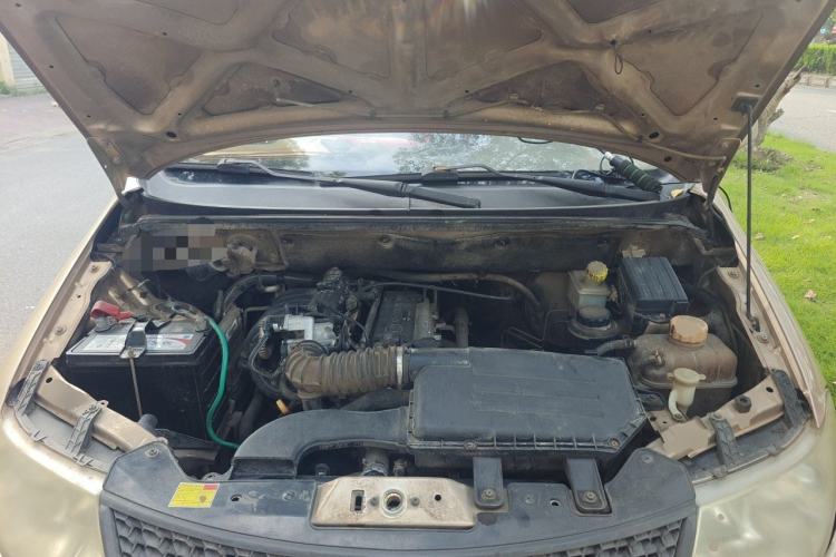 Used Wuling Hongguang 2010 1.2L Base Version China IV Standard Engine Bay