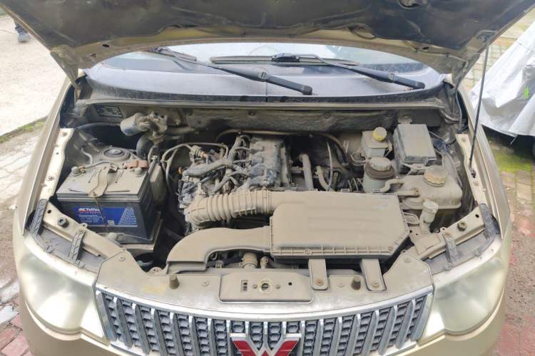 Used Wuling Hongguang 2010 1.4L Luxury Model Engine Bay