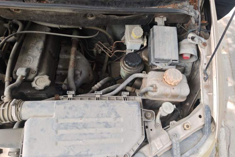 Used Wuling Hongguang 2010 1.2L Base Version China IV Standard Engine Bay Left