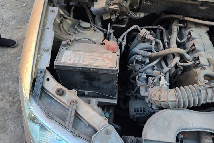 Used Wuling Hongguang 2010 1.4L Comfort Version Engine Bay Right
