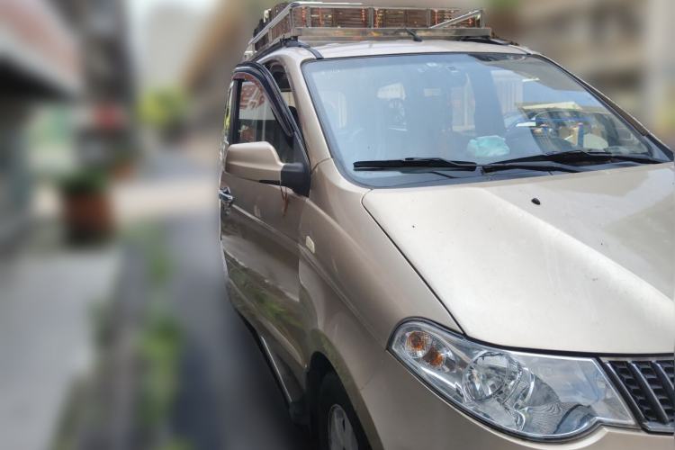 Used Wuling Hongguang 2010 1.4L Luxury Model Front Right 45 Deg