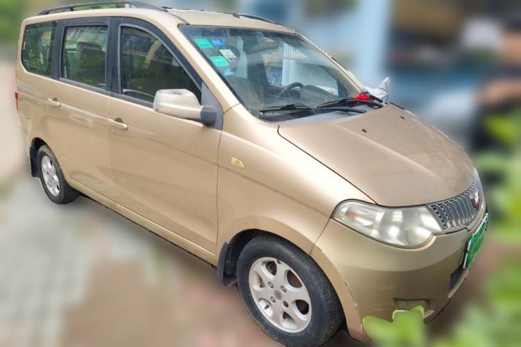 Used Wuling Hongguang 2010 1.4L Luxury Model Front Right 45 Deg