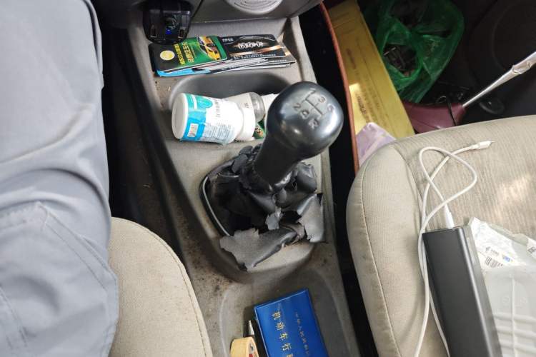 Used Wuling Hongguang 2010 1.2L Base Version China IV Standard Gear Lever